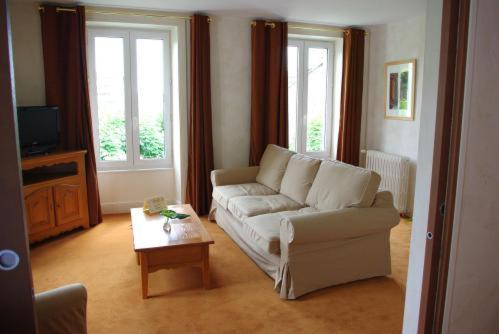 Hotel Beauséjour Vic-sur-Cère Habitación foto